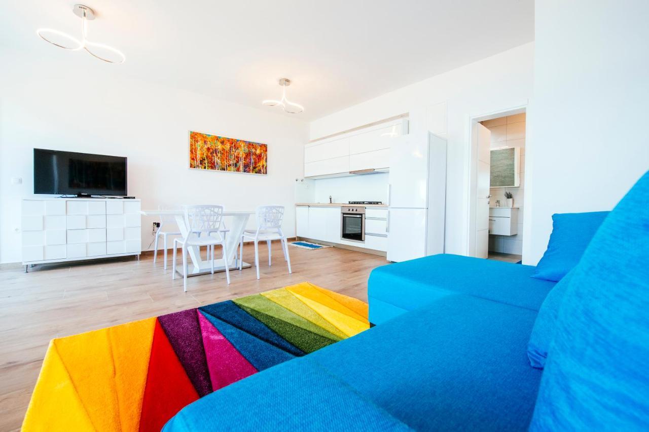 The Secret Diamond Apartment *
