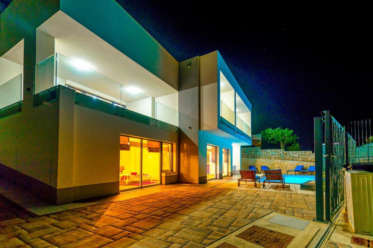 The Secret Diamond Apartment